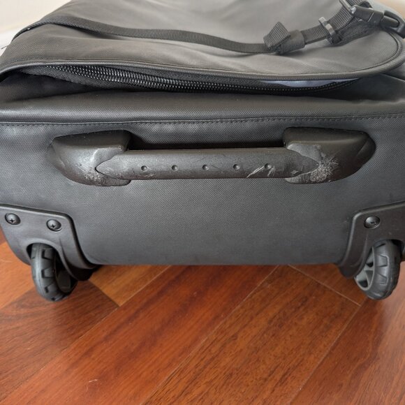 Eagle Creek Flatbed Carry-On Rollaboard 20" Wheeled Duffel, 38L - Picture 13 of 16